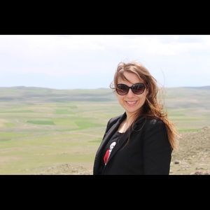 Meet your Posher, Lori